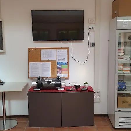 אכסניה Casa Emmaus *